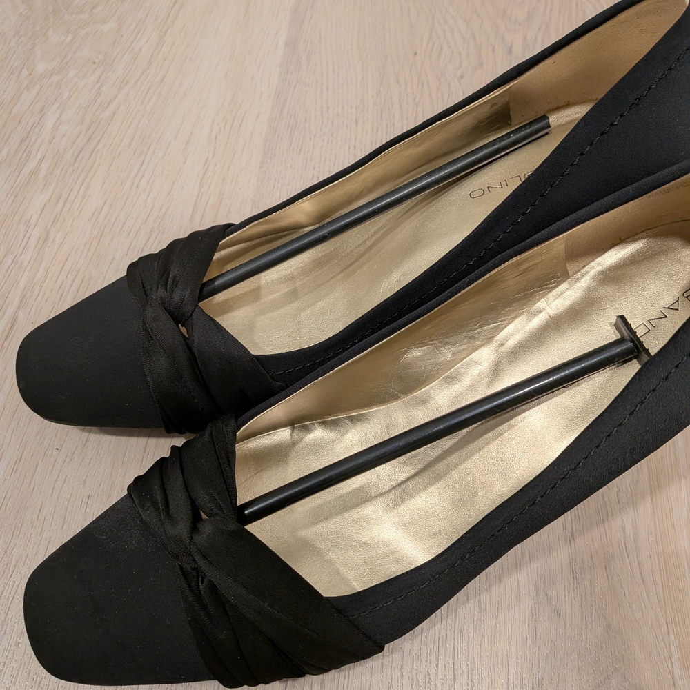 Bandolino Black Heels - Picture 3 of 4
